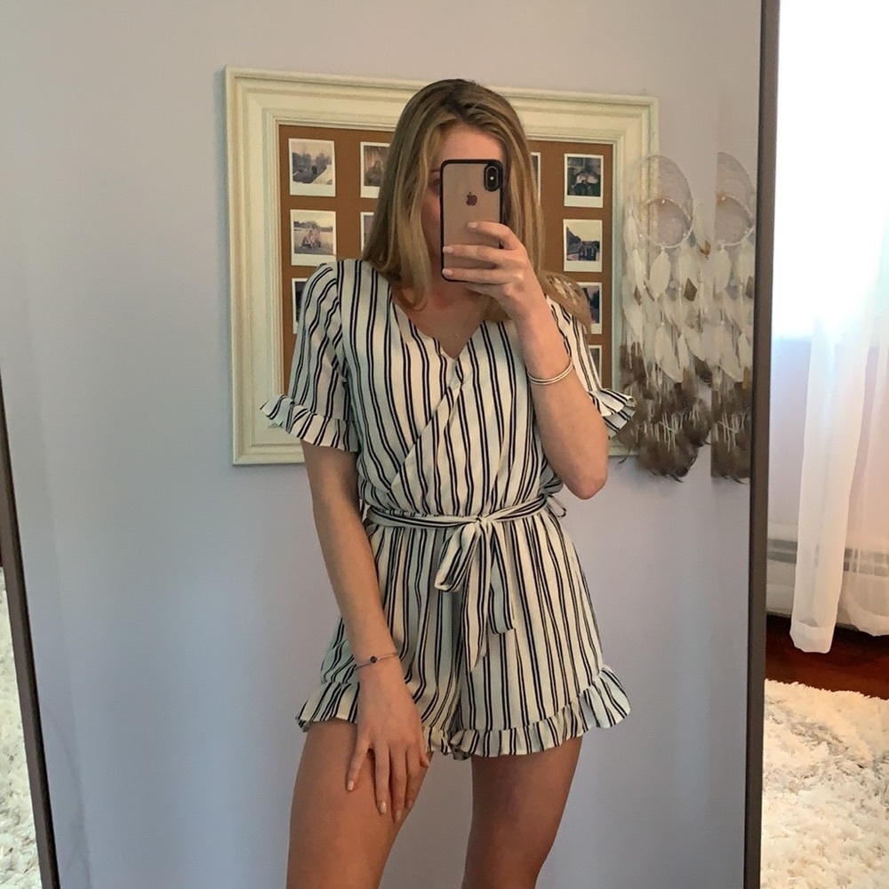 COMFY Navy and White Striped Short Sleeve Romper🦋